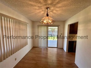 100 Atherton Ct in Bakersfield, CA - Building Photo - Building Photo