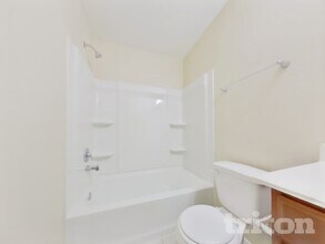 332 Summer Horse Dr in La Marque, TX - Building Photo - Building Photo