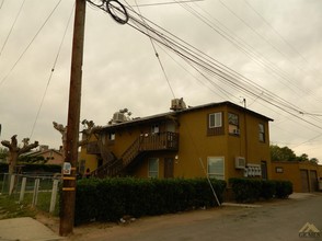 6 Plex NE of Bakersfield in Bakersfield, CA - Building Photo - Building Photo