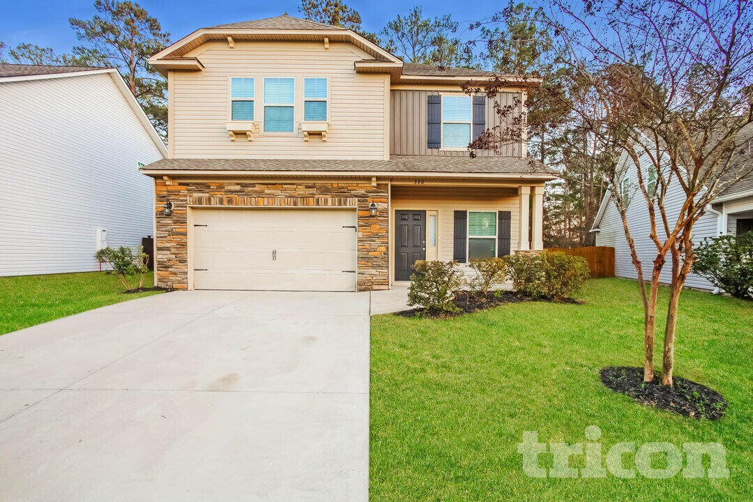326 Fairford Rd in Blythewood, SC - Building Photo