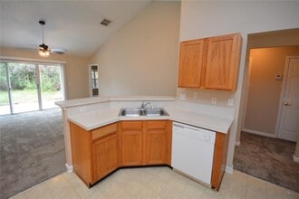 35 Regent Ln in Palm Coast, FL - Building Photo - Building Photo