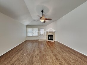 1101 Johnson City Ave in Forney, TX - Foto de edificio - Building Photo