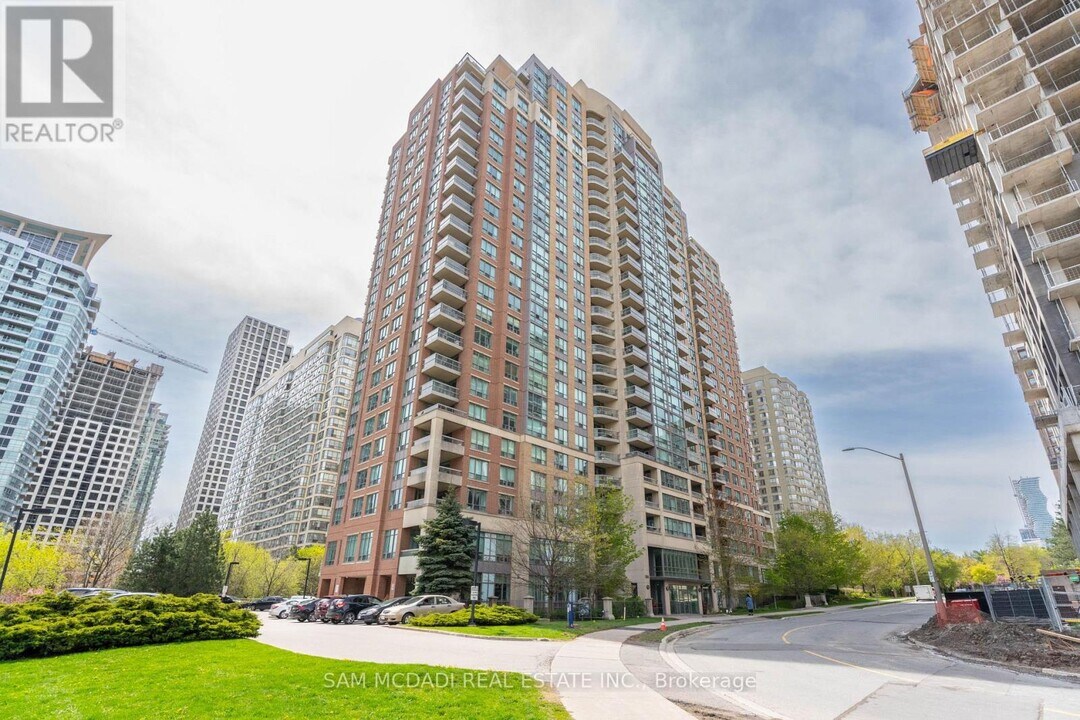 156-1156 Enfield Pl in Mississauga, ON - Building Photo