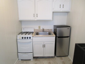 36 Mulberry St, Unit C in Nashua, NH - Building Photo