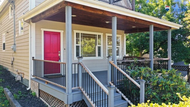 property at 516 Eastside St NE