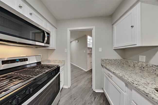 property at 26 Pinewood Forest Ct