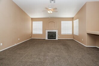 607 Park Landing Ct in North Las Vegas, NV - Building Photo - Building Photo