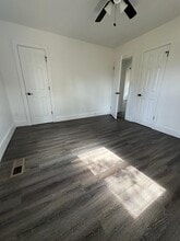 1247 N Florissant Rd in St. Louis, MO - Building Photo - Building Photo
