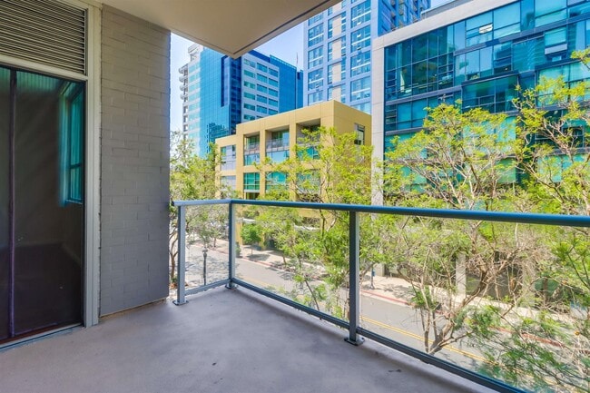 253 Tenth Ave in San Diego, CA - Building Photo - Building Photo