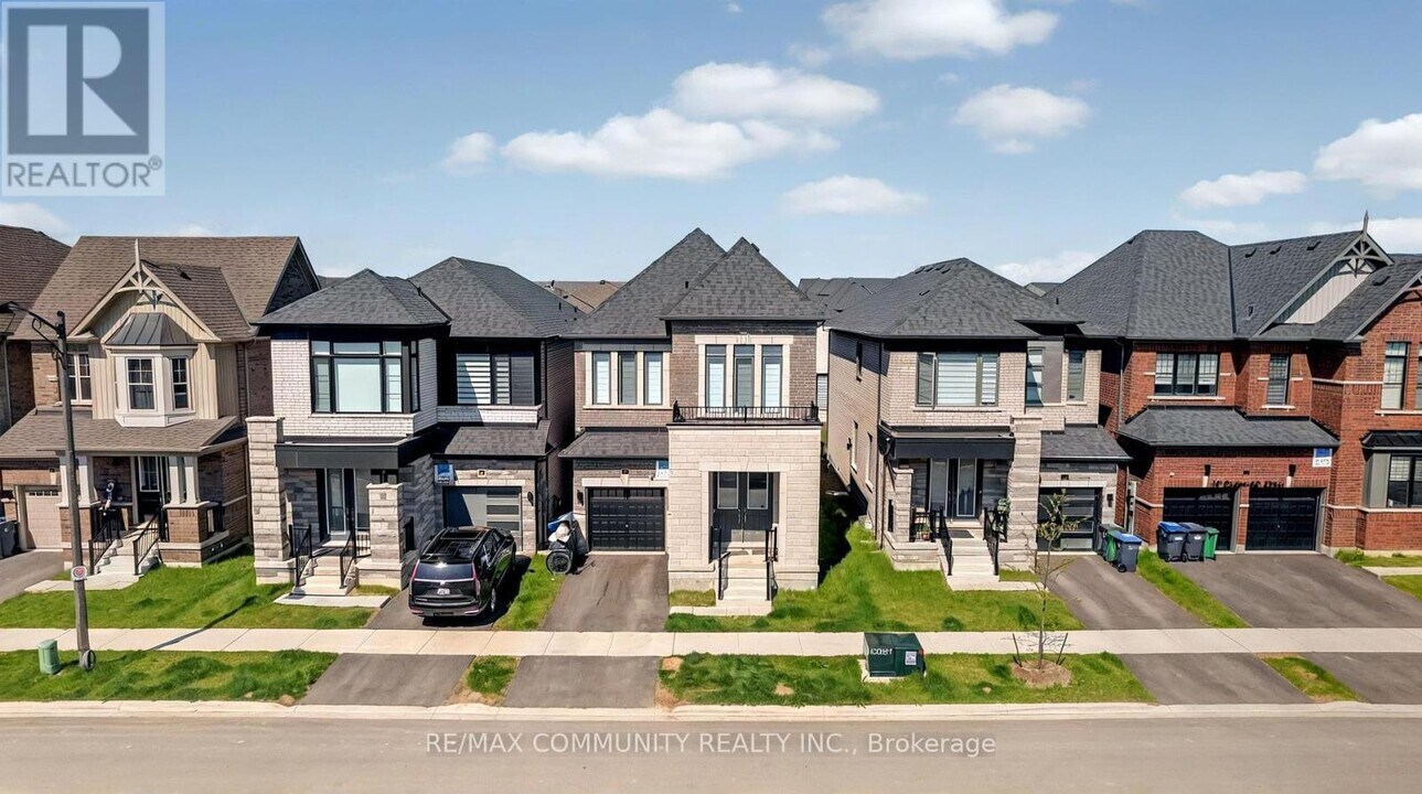 17 Coulterville Dr in Caledon, ON - Building Photo