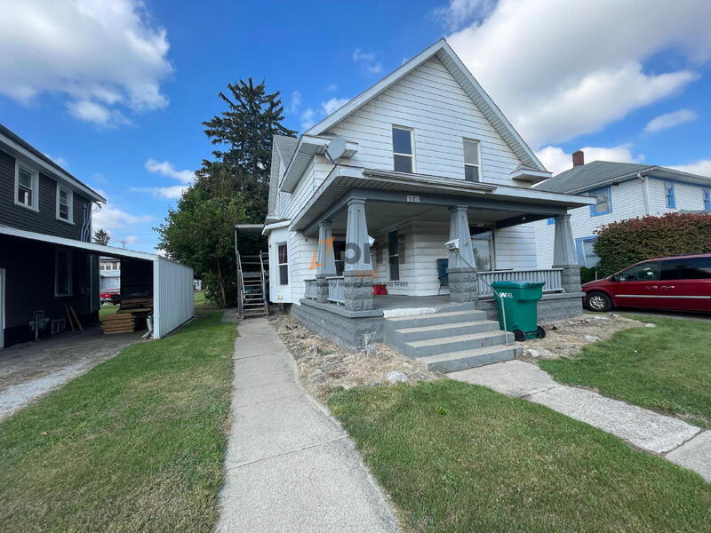 523 1/2 Grove Street in La Porte, IN - Building Photo