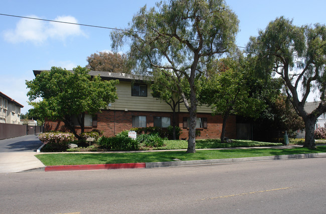 Brightwood Apartments in Chula Vista, CA - Building Photo - Building Photo