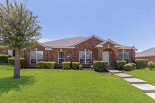 2281 Fieldcrest Dr in Rockwall, TX - Building Photo