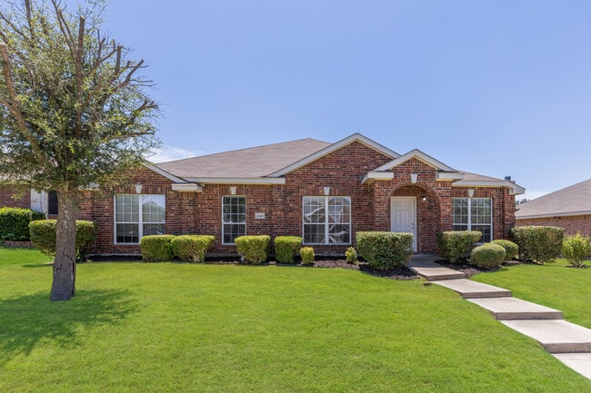 property at 2281 Fieldcrest Dr