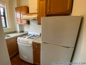 48 John F. Kennedy St in Cambridge, MA - Building Photo - Building Photo