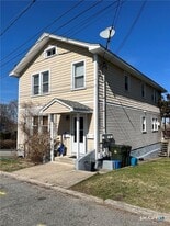120 Riverview Ave in New London, CT - Building Photo