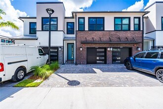 8342 NW 7th Pl in Plantation, FL - Building Photo - Building Photo