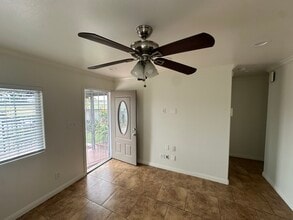2119 W Columbia St in Long Beach, CA - Building Photo - Building Photo
