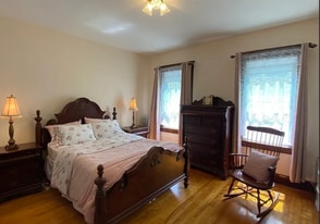 25 Bridgeport St in Worcester, MA - Building Photo