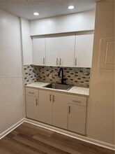 645 NE 35th St in Oakland Park, FL - Building Photo - Building Photo