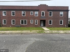 6 S 4th St in Millville, NJ - Building Photo