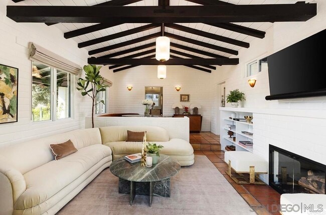 1935 Santa Fe Ave in Del Mar, CA - Foto de edificio - Building Photo