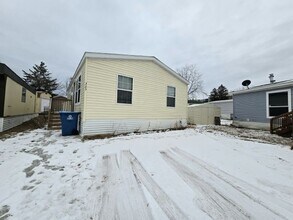 325 Bankers Dr in St. Paul, MN - Building Photo - Building Photo