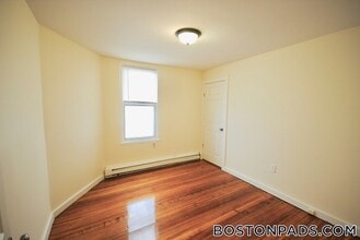 299 Lexington St, Unit 3 in Boston, MA - Foto de edificio - Building Photo