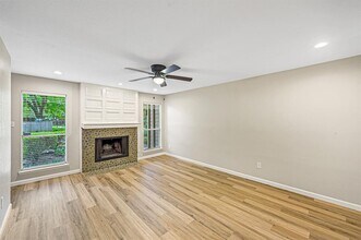 1500 Sandy Springs Rd in Houston, TX - Building Photo - Building Photo