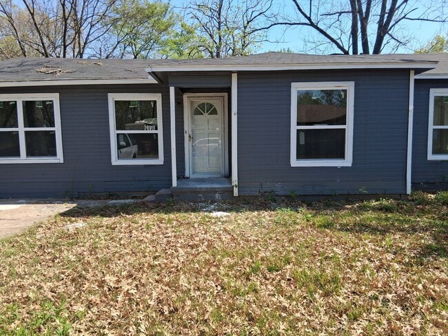 property at 1302 Pecan St