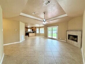 127 Timbercreek Ln in Lumberton, TX - Building Photo - Building Photo