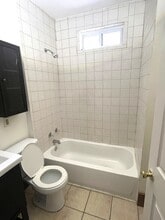 1318 W 11th St, Unit 1 in Erie, PA - Foto de edificio - Building Photo