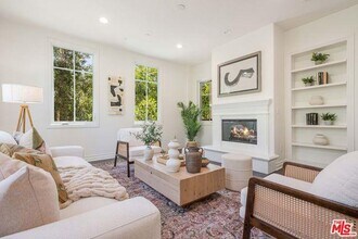 6241 Crescent Park W in Los Angeles, CA - Building Photo - Building Photo