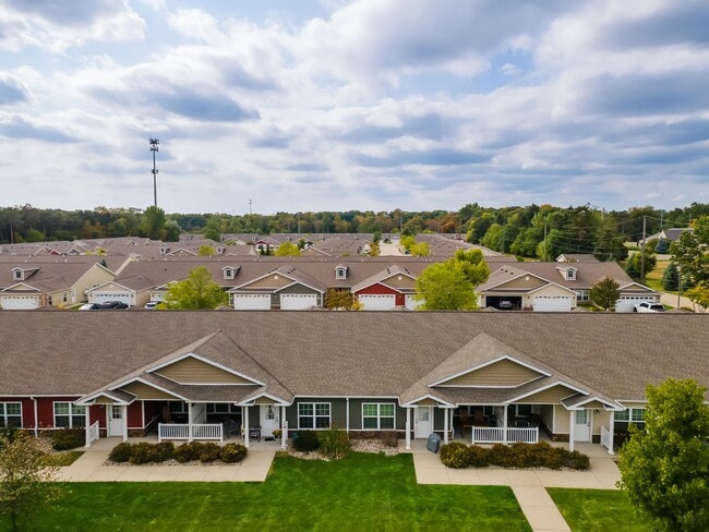 Redwood Wolverine Lake in Wolverine Lake, MI - Building Photo - Building Photo
