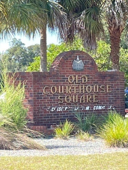 5 Old Courthouse Way in Crawfordville, FL - Building Photo - Building Photo