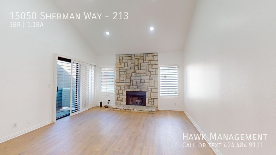 15050 Sherman Way in Los Angeles, CA - Building Photo