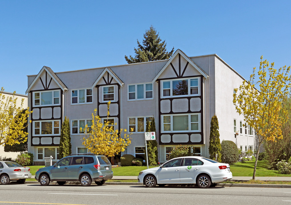 Dover Manor in Vancouver, BC - Building Photo