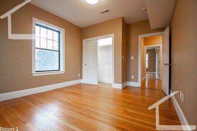 1592 Beacon St in Brookline, MA - Building Photo - Building Photo