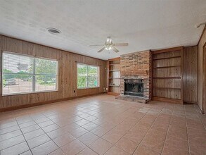 3619 Kilkenny Dr, Unit 108 in Houston, TX - Building Photo - Building Photo