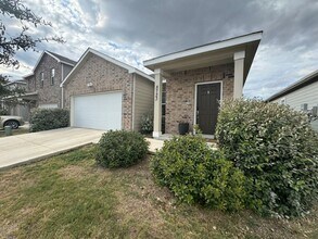 8723 ROCK Mdw in Converse, TX - Building Photo - Building Photo