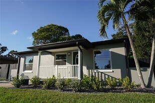 5817 Dartmouth Ave N in St. Petersburg, FL - Building Photo