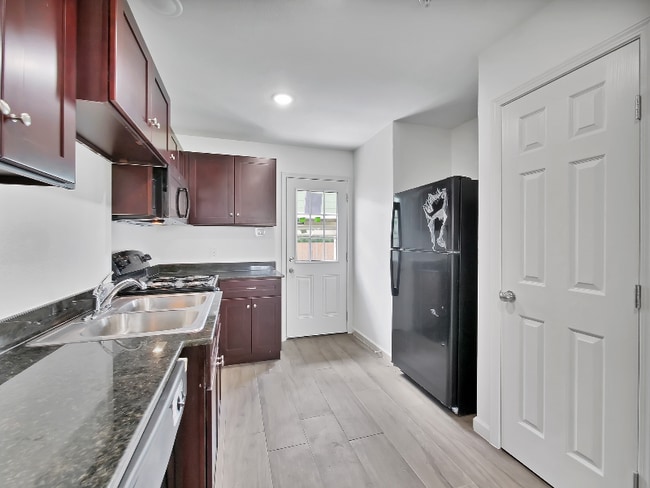 2727 Arlington Ct in Pasadena, TX - Building Photo - Building Photo