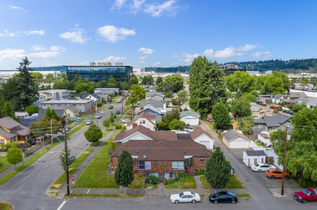 906.5 N 5th St in Renton, WA - Foto de edificio - Building Photo