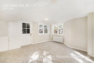 444 Paris Ave SE in Grand Rapids, MI - Building Photo - Building Photo