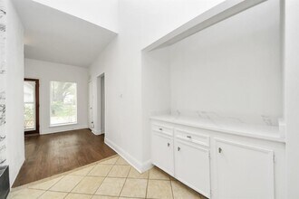 11415 Ella Lee Dr in Houston, TX - Building Photo - Building Photo