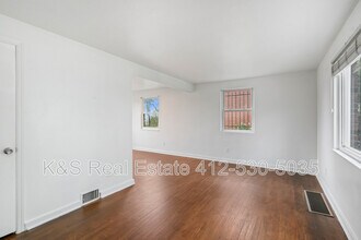5034 Ampere St in Pittsburgh, PA - Building Photo - Building Photo