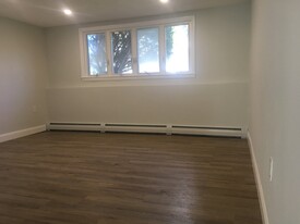 34 Bristow St, Unit #1 in Saugus, MA - Building Photo