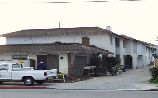 Costa Brava in Costa Mesa, CA - Building Photo - Building Photo