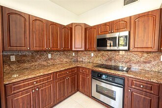 11851 SW 80th Terrace in Miami, FL - Building Photo - Building Photo