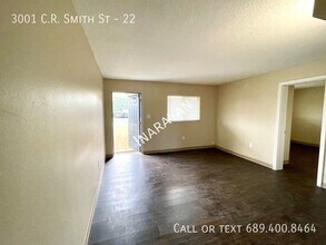 3001 C.R. Smith St, Unit 22 in Orlando, FL - Foto de edificio - Building Photo